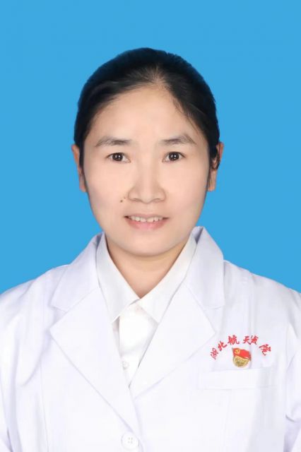 杨霞